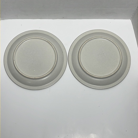 Pfaltzgraff Yorktowne 10 1/4" Large Dinner Plate Set of 2 - Picture 4 of 5